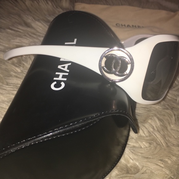 Authentic Chanel Sunglasses!! - Picture 2 of 3